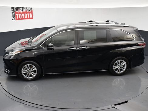 Used 2024 Toyota Sienna Limited AWD/4WD image 27
