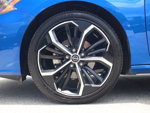 Used 2025 Nissan Altima 2.5 SR FWD image 7
