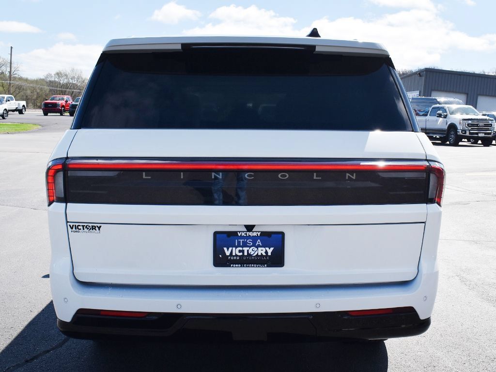 Used 2025 Lincoln Navigator L Black Label AWD/4WD image 30