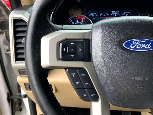 Used 2019 Ford F250 Lariat w/ Lariat Ultimate Package image 23