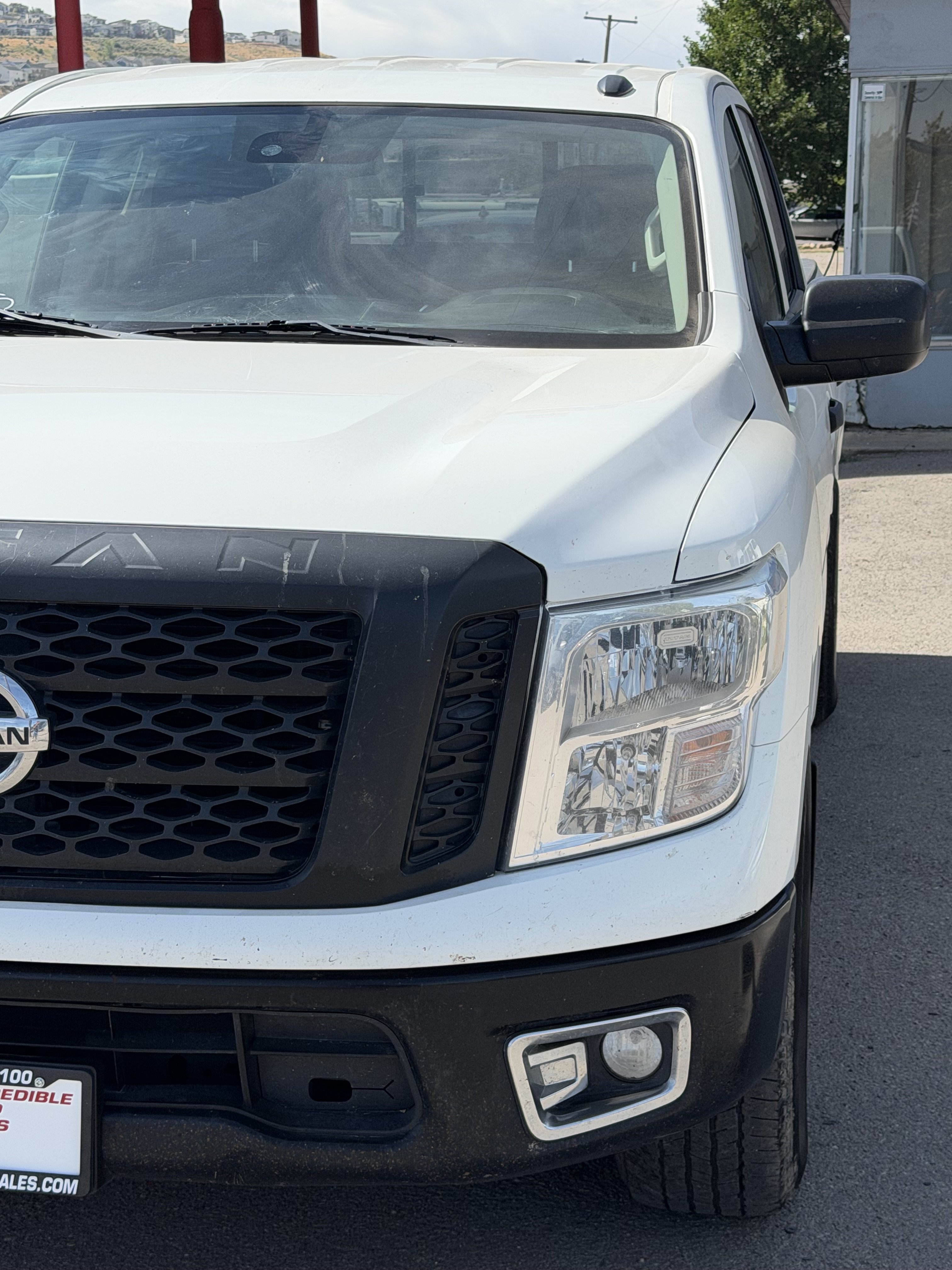 Used 2019 Nissan Titan S AWD/4WD image 11