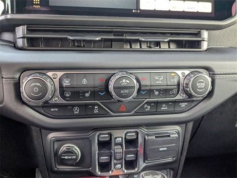 New 2025 Jeep Wrangler Unlimited Rubicon image 20