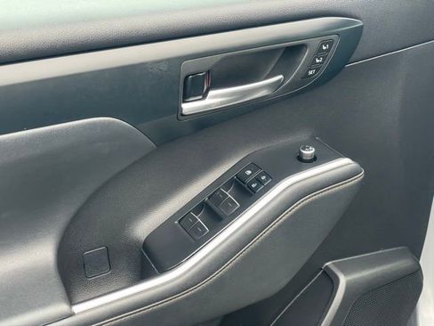 Used 2022 Toyota Highlander Bronze Edition image 14