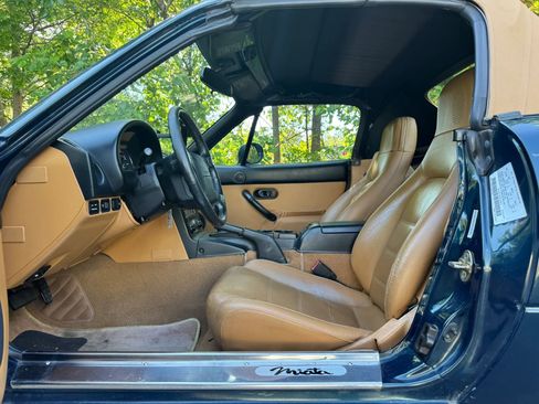 Used 1995 MAZDA MX-5 Miata RWD image 12