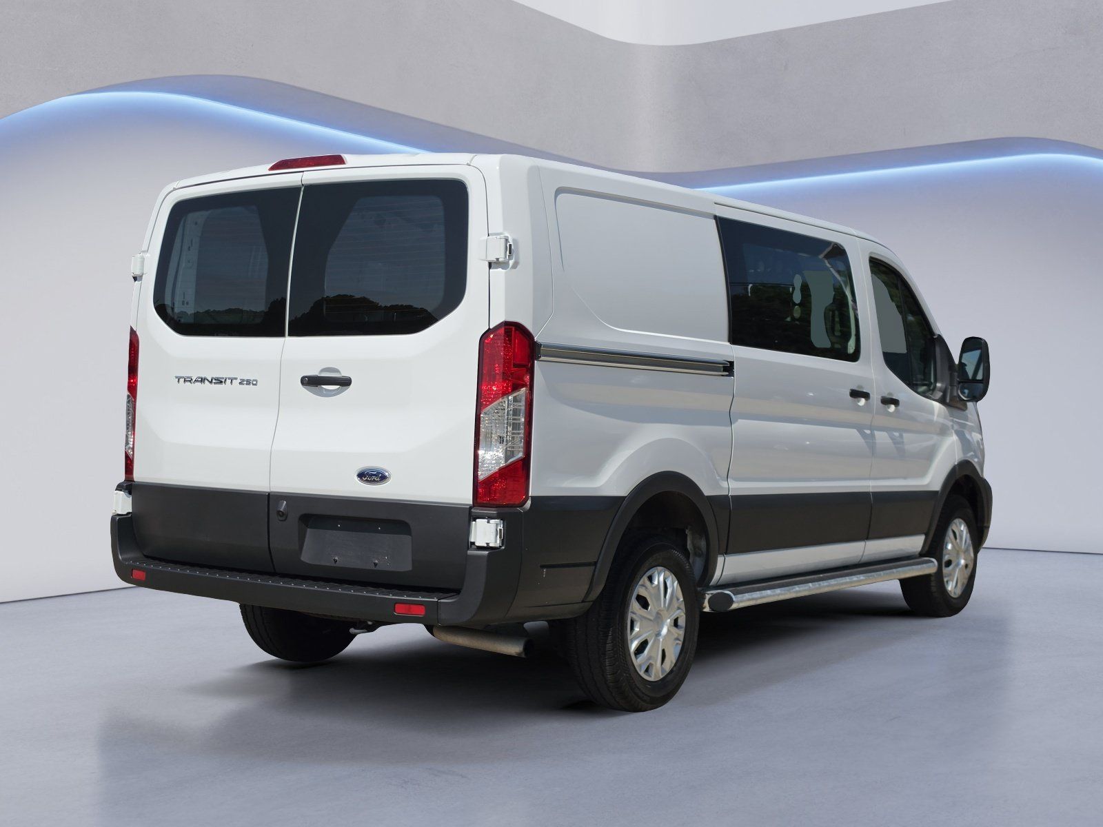 Used 2025 Ford Transit 250 Low Roof w/ Exterior Upgrade Package RWD image 4