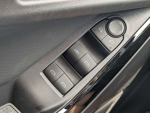 New 2026 Chevrolet Equinox LT w/ Convenience Package II FWD image 27