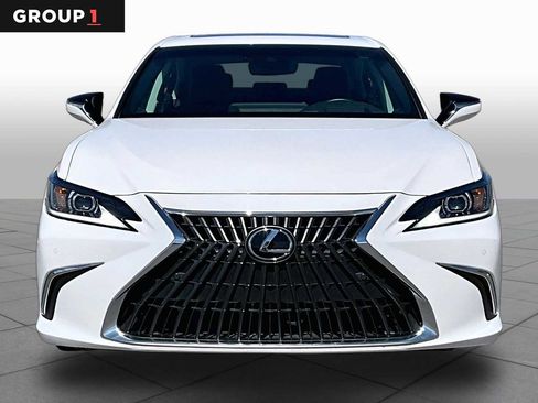 Used 2025 Lexus ES 300h w/ Premium Package FWD image 4