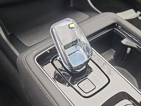 New 2026 Volvo XC90 B6 Plus w/ Protection Package Premier image 18