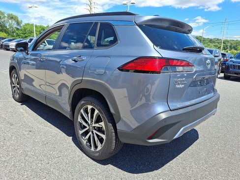 Used 2024 Toyota Corolla Cross XLE AWD/4WD image 5