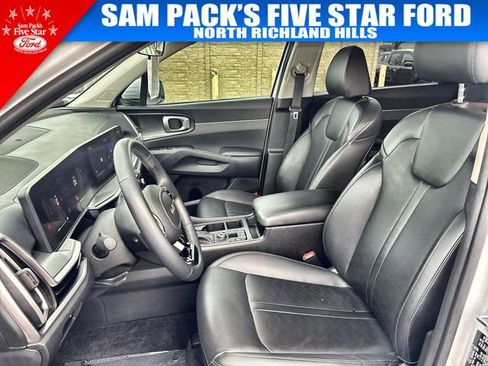 Used 2025 Kia Sorento S image 20