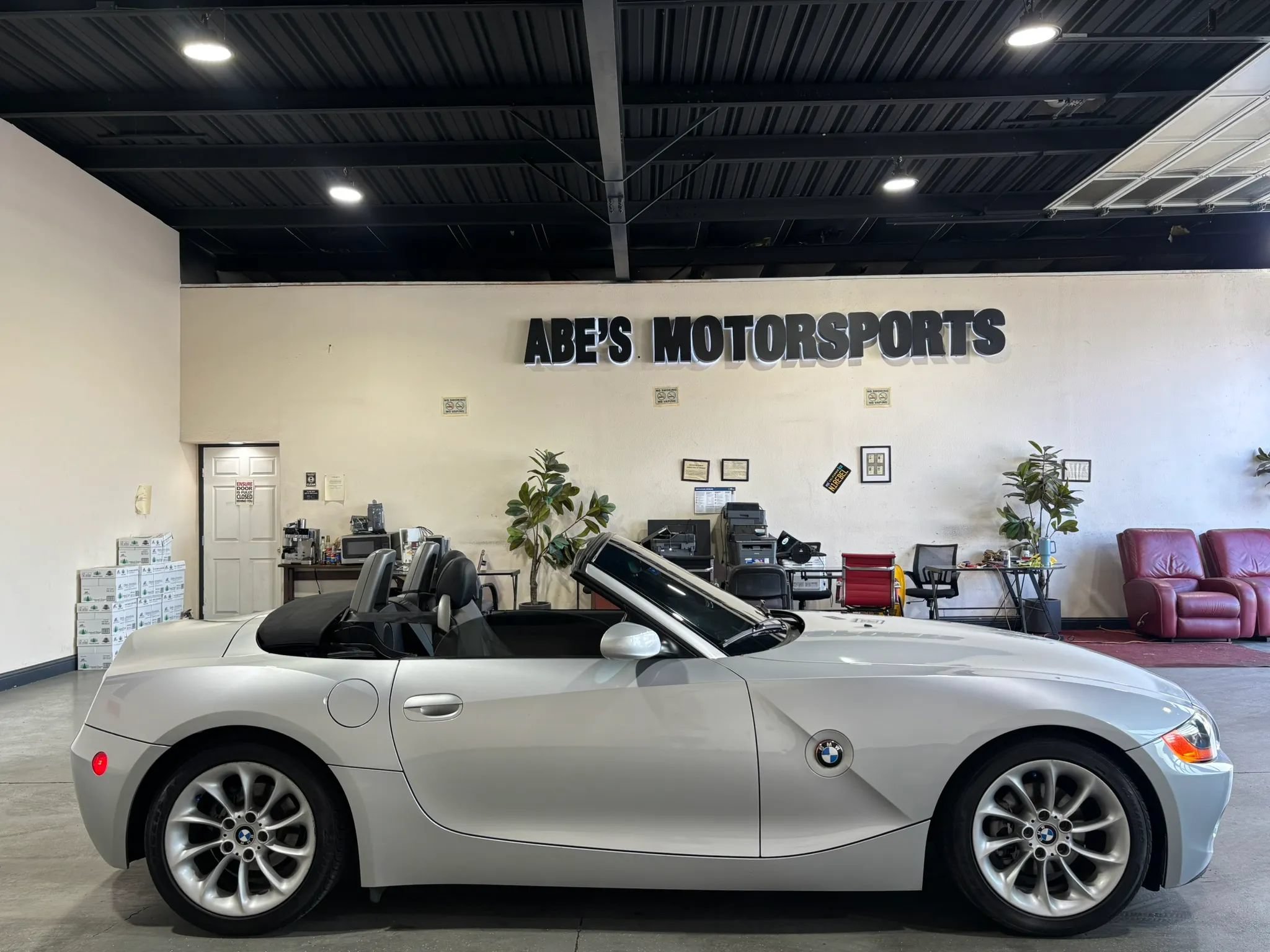 Used 2003 BMW Z4 2.5i RWD image 9