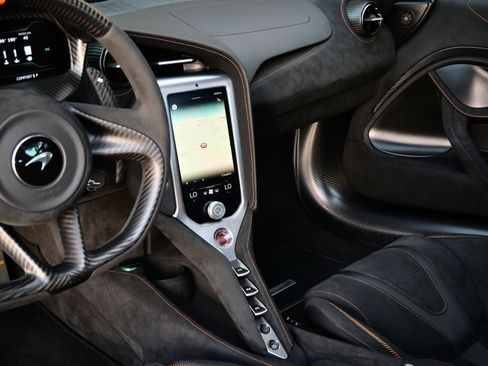 Used 2024 McLaren 750S RWD image 31