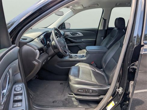 Used 2021 Chevrolet Traverse RS FWD image 9