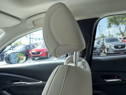 Used 2024 MAZDA CX-30 AWD 2.5 S w/ Preferred Package image 16