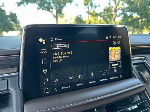 Used 2024 GMC Yukon XL SLT w/ SLT Luxury Package image 49