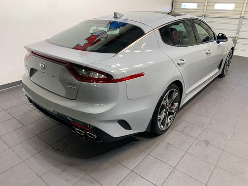 Used 2018 Kia Stinger GT2 image 3