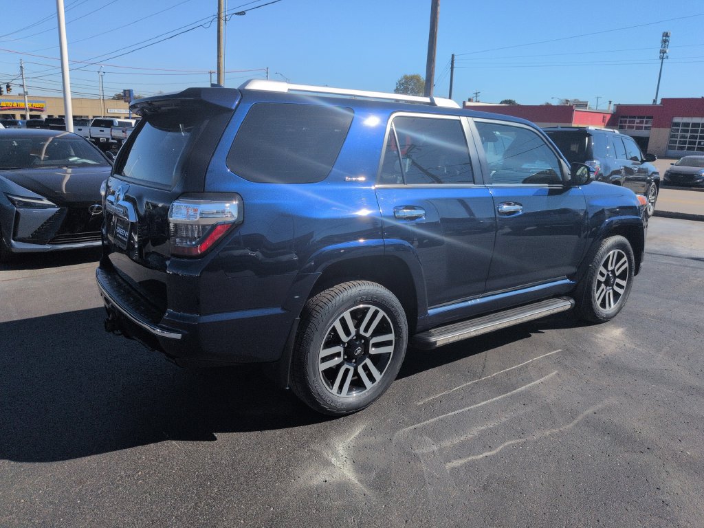 Certified 2022 Toyota 4Runner Limited AWD/4WD image 5