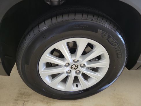 Used 2026 Toyota Grand Highlander FWD image 8