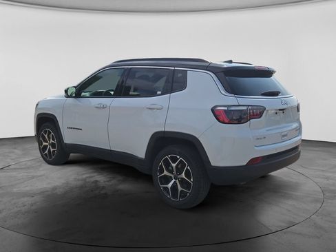 Used 2025 Jeep Compass Limited AWD/4WD image 7