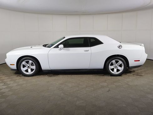 Used 2012 Dodge Challenger SXT RWD image 8
