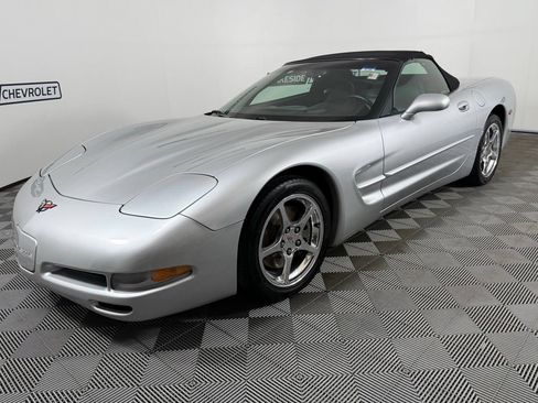 Used 2002 Chevrolet Corvette Convertible w/ Preferred Equipment Group2 RWD image 2