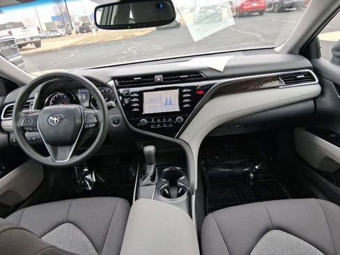 Used 2018 Toyota Camry L image 10