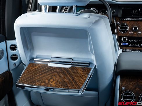 Used 2022 Rolls-Royce Cullinan image 25