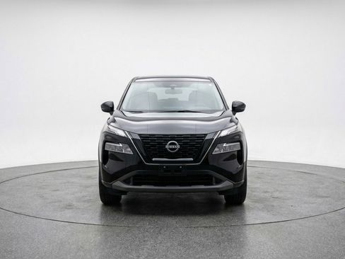 Used 2025 Nissan Rogue SV image 2
