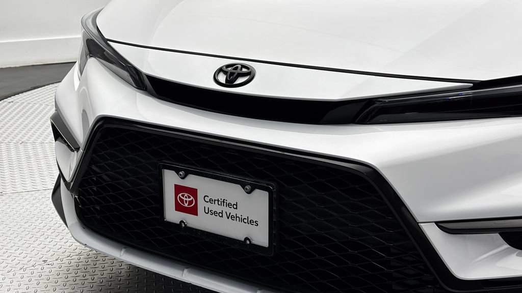 Used 2026 Toyota Corolla SE w/ SE Package FWD image 2