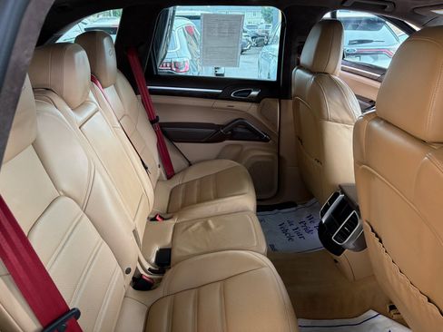 Used 2016 Porsche Cayenne GTS image 34