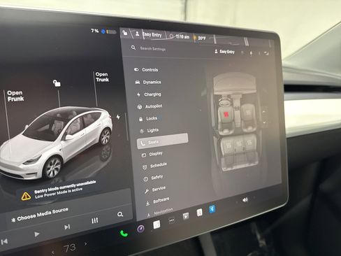 Used 2022 Tesla Model Y Long Range image 23