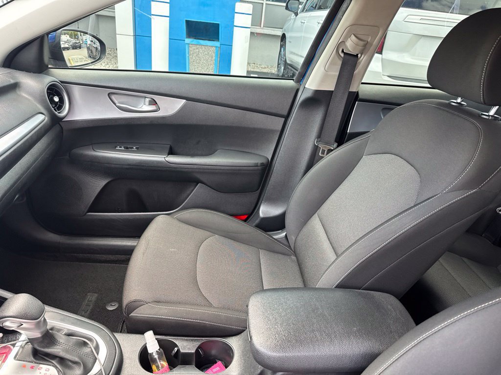 Used 2022 Kia Forte LXS FWD image 12