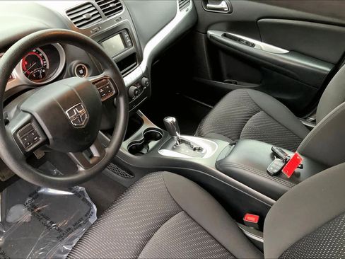 Used 2018 Dodge Journey SE image 14