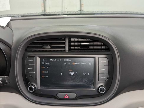 Certified 2023 Kia Soul LX image 18