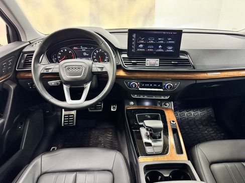 Used 2023 Audi Q5 2.0T Premium w/ Convenience Package image 19