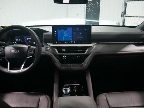 Used 2025 Ford Explorer Platinum w/ Ultimate Package image 20