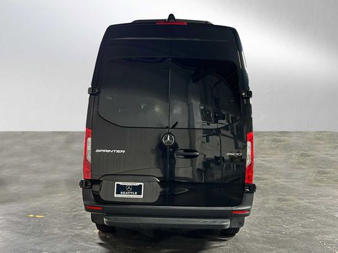 Used 2022 Mercedes-Benz Sprinter 2500 image 4