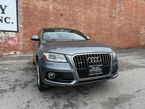 Used 2017 Audi Q5 2.0T Premium Plus w/ Technology Package AWD/4WD image 2