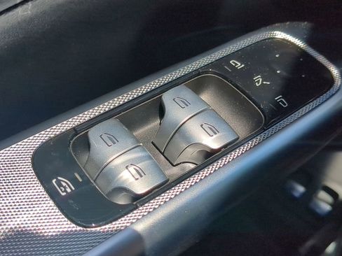 New 2025 Mercedes-Benz GLC 350e 4MATIC image 11