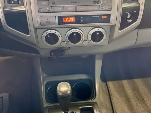 Used 2010 Toyota Tacoma 2WD Access Cab image 11