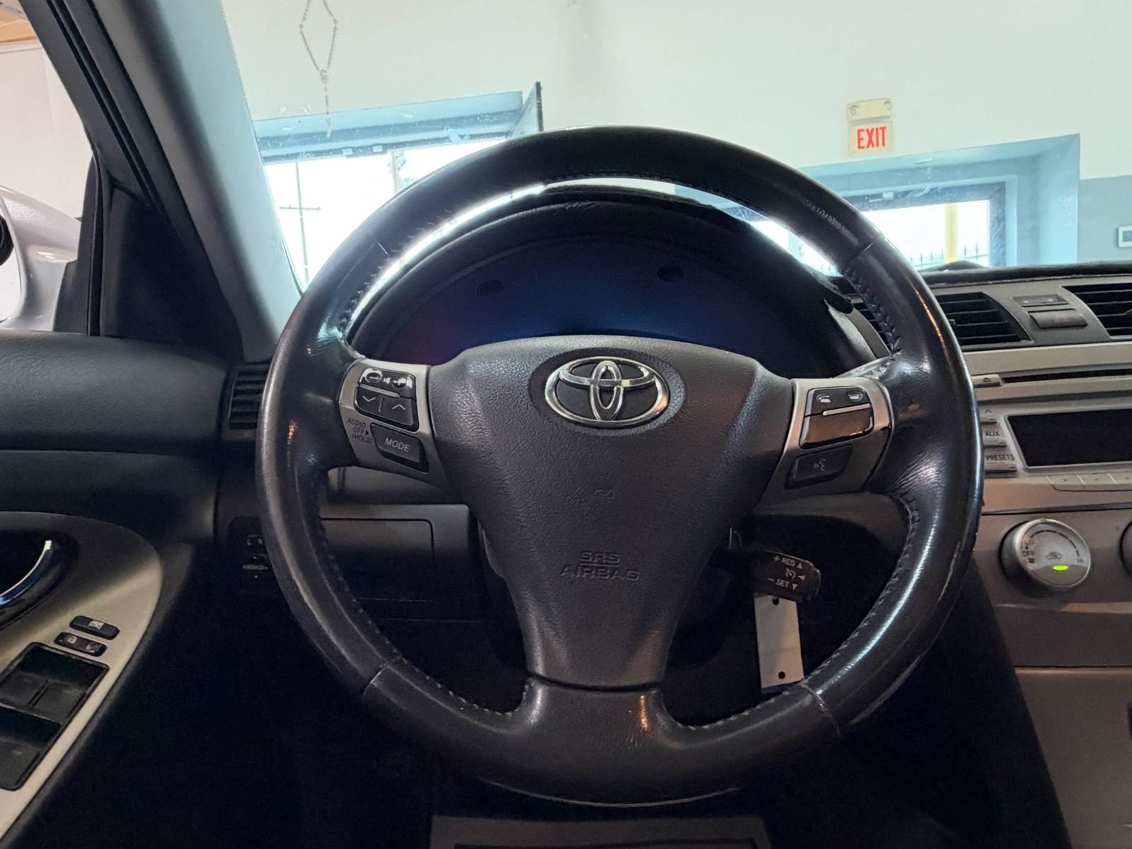 Used 2011 Toyota Camry SE w/ SE Extra-Value Pkg #1 FWD image 14