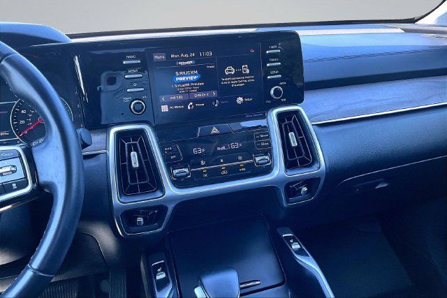 Used 2021 Kia Sorento EX w/ Panoramic Sunroof Package AWD/4WD image 9