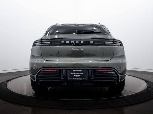 Certified 2025 Porsche Macan 4 Electric image 6