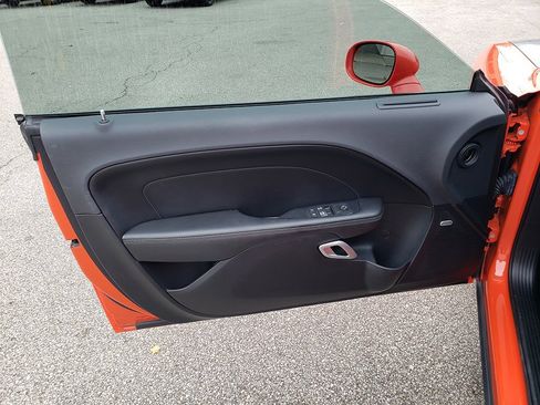 Used 2016 Dodge Challenger R/T Scat Pack w/ Leather Interior Group image 10