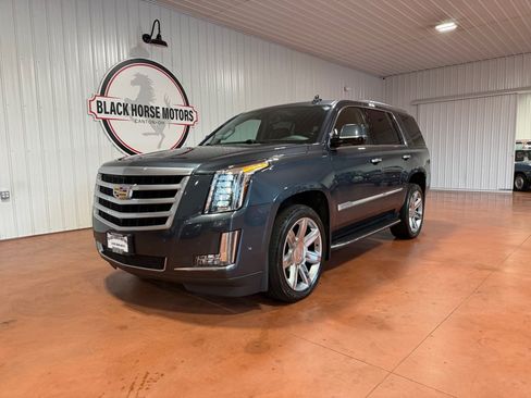 Used 2020 Cadillac Escalade Luxury AWD/4WD image 6