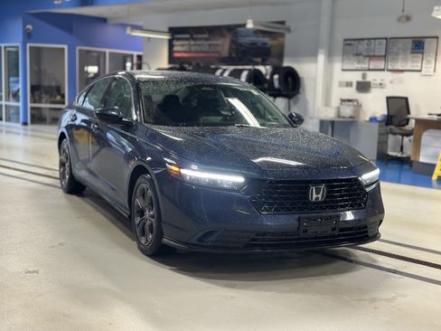 Used 2023 Honda Accord EX image 3