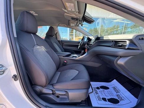 Used 2022 Toyota Camry LE AWD/4WD image 12
