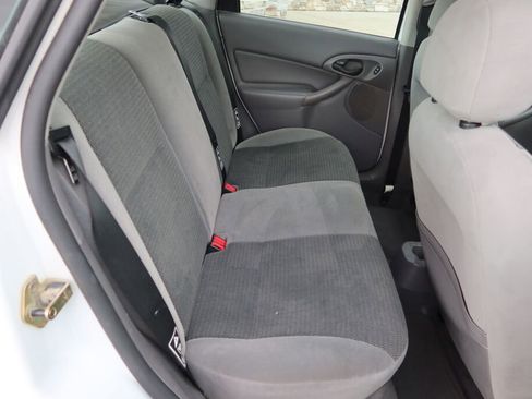 Used 2003 Ford Focus SE image 15