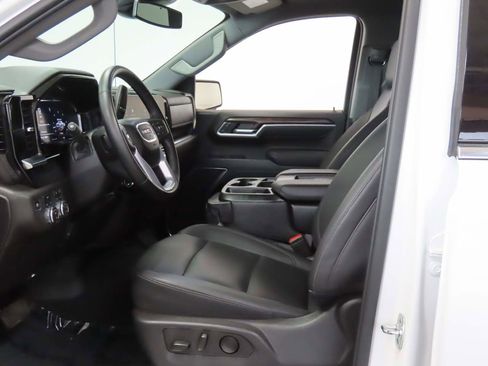 Used 2025 GMC Sierra 1500 SLT image 18