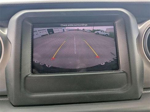 Used 2021 Jeep Wrangler Unlimited Willys image 14
